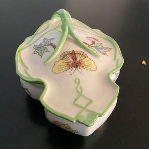 Butterfly Theme  Ceramic Dresser Box